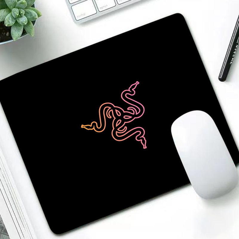 Razer Luxury Mouse Pad Anime G - Gaming Accessories Gamer 评论和价格